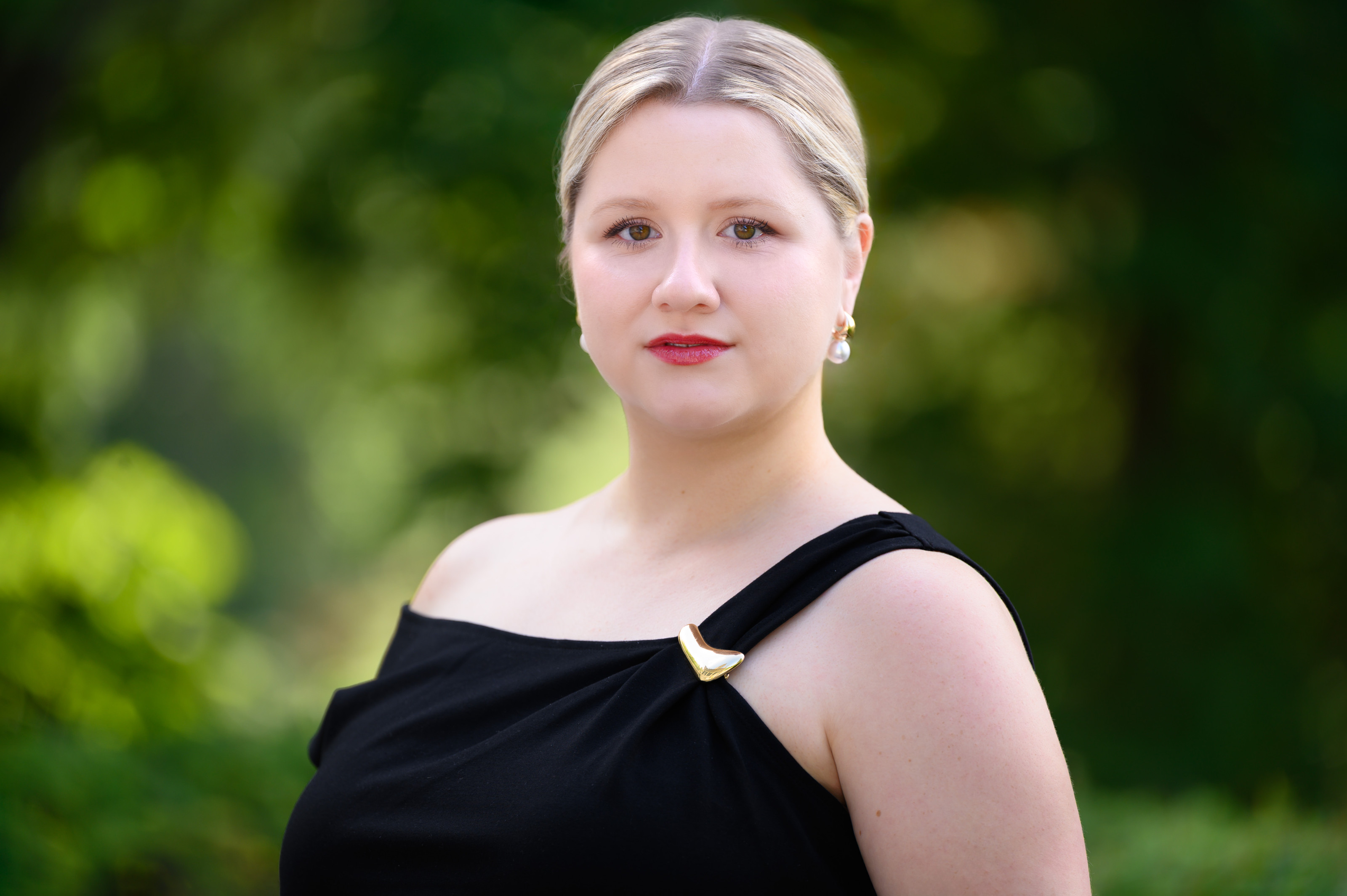 Christina Grohowski, Mezzo-Soprano — AYA artist portrait