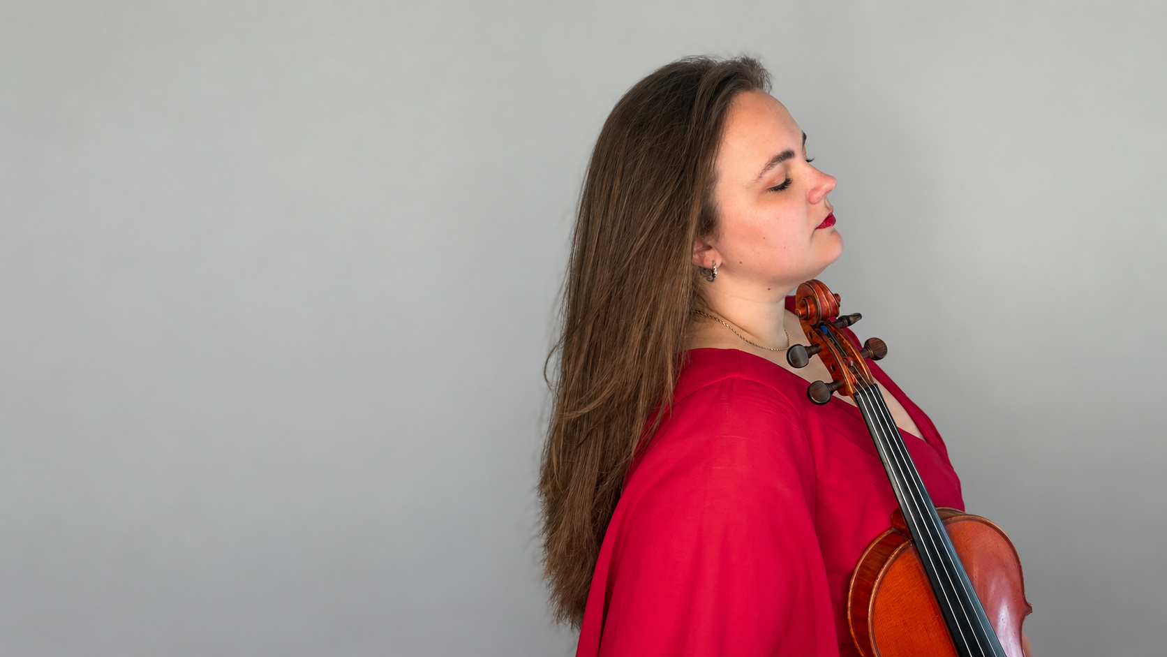 Charlotte Loukola, Violinist — AYA artist portrait