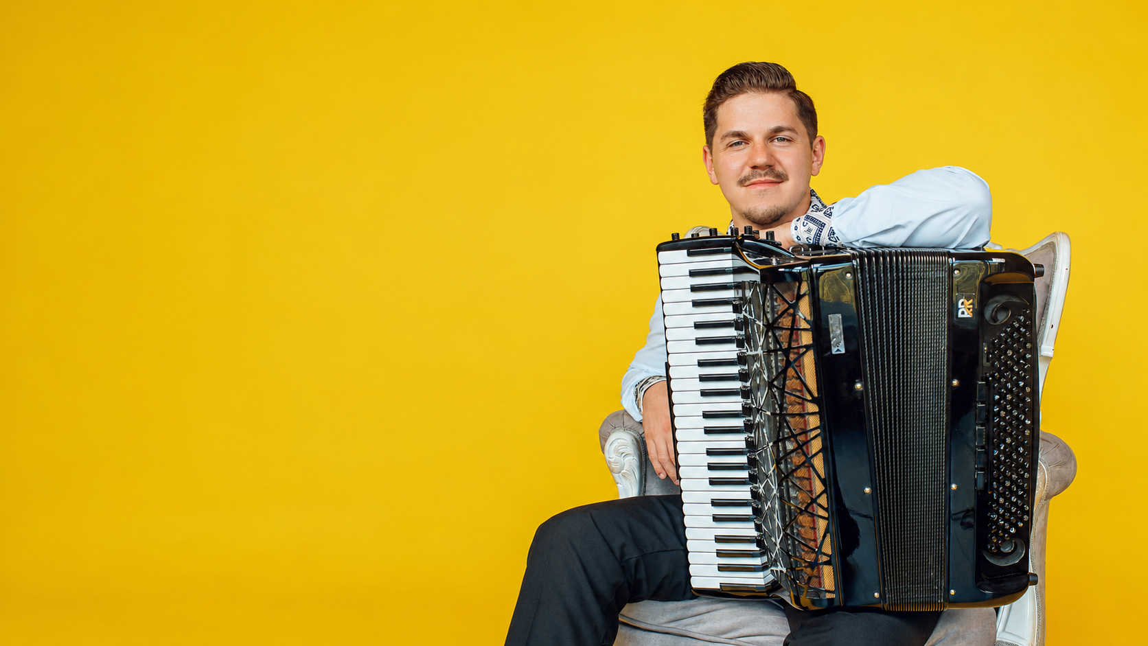Radu Ratoi, Accordionist — AYA artist portrait